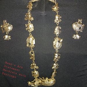 Gold Necklace with Timeless Elegance